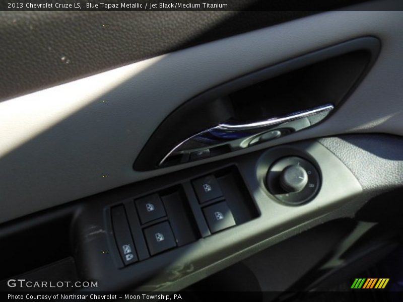 Blue Topaz Metallic / Jet Black/Medium Titanium 2013 Chevrolet Cruze LS