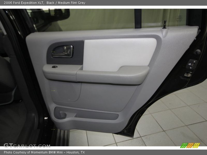 Black / Medium Flint Grey 2006 Ford Expedition XLT