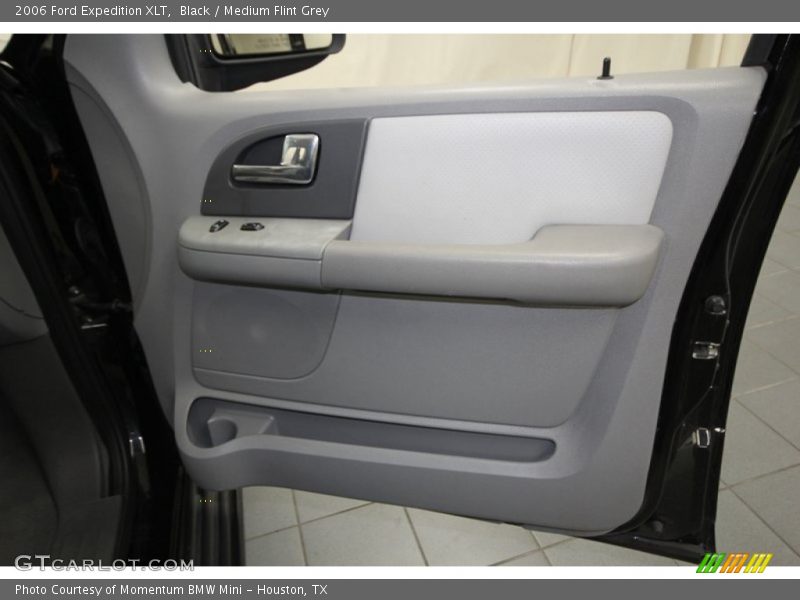 Black / Medium Flint Grey 2006 Ford Expedition XLT