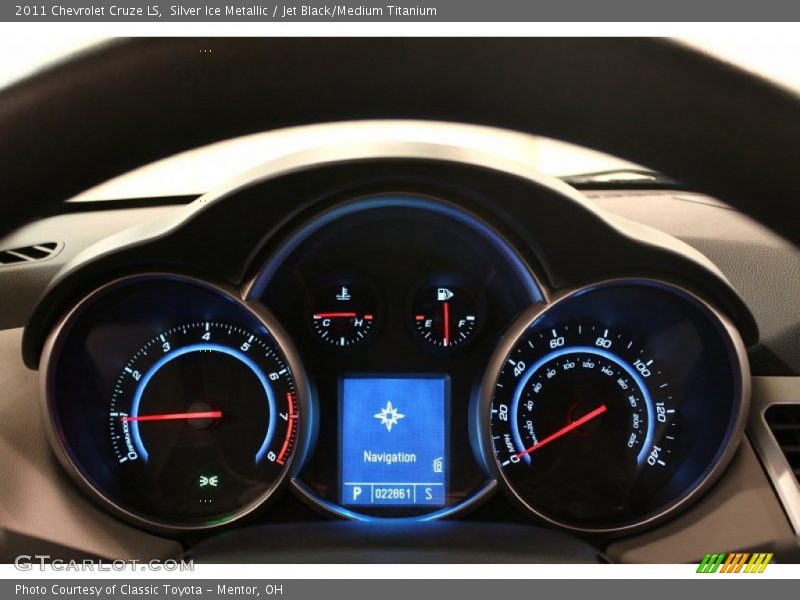 Silver Ice Metallic / Jet Black/Medium Titanium 2011 Chevrolet Cruze LS