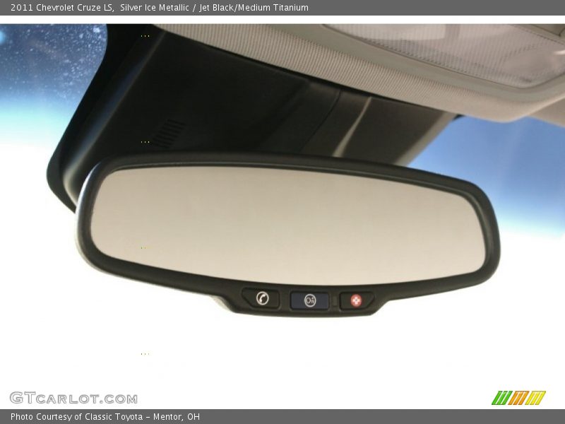 Silver Ice Metallic / Jet Black/Medium Titanium 2011 Chevrolet Cruze LS