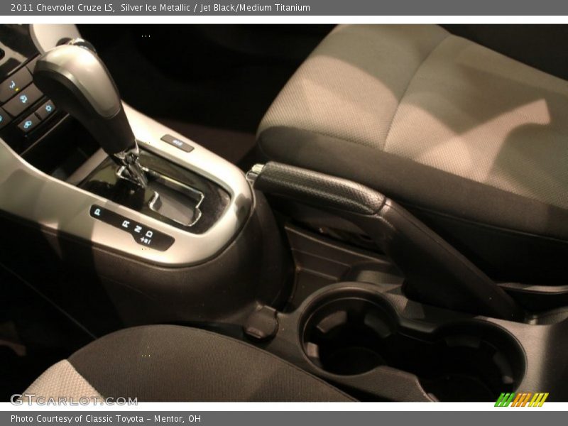 Silver Ice Metallic / Jet Black/Medium Titanium 2011 Chevrolet Cruze LS