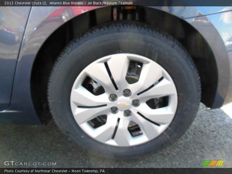 Atlantis Blue Metallic / Jet Black/Medium Titanium 2013 Chevrolet Cruze LS