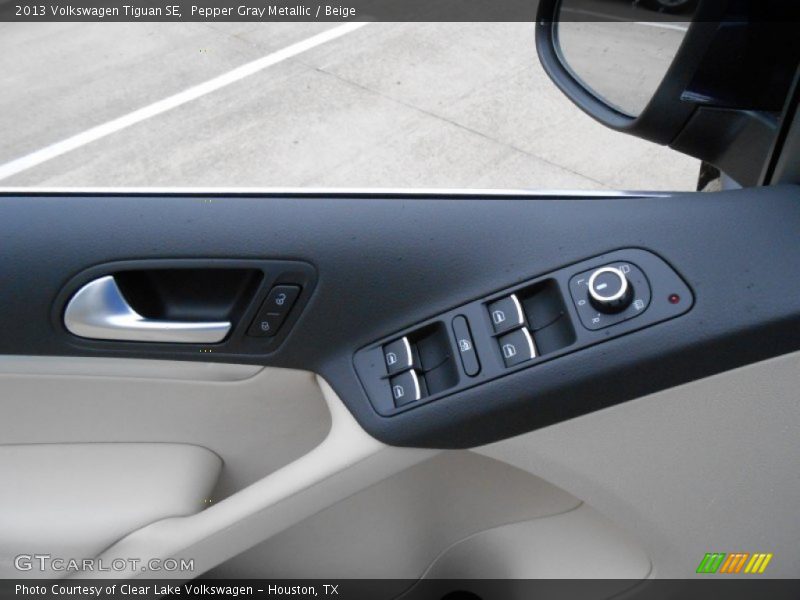 Pepper Gray Metallic / Beige 2013 Volkswagen Tiguan SE