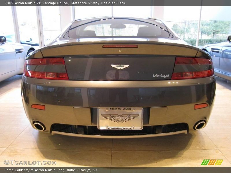 Meteorite Silver / Obsidian Black 2009 Aston Martin V8 Vantage Coupe