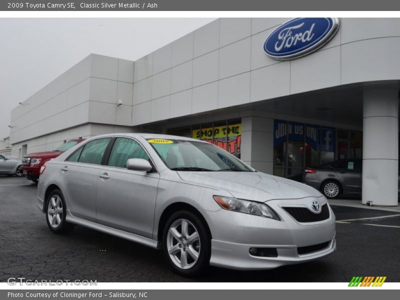 Front 3/4 View of 2009 Camry SE