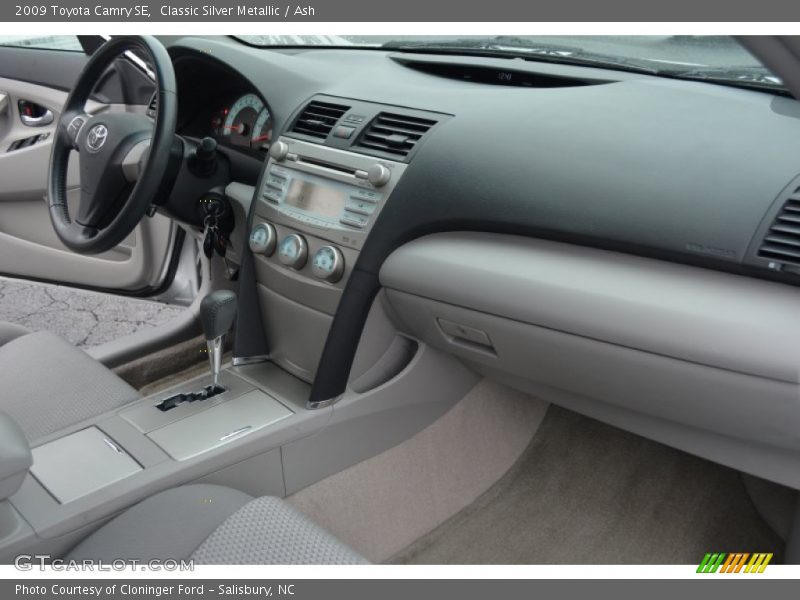 Classic Silver Metallic / Ash 2009 Toyota Camry SE