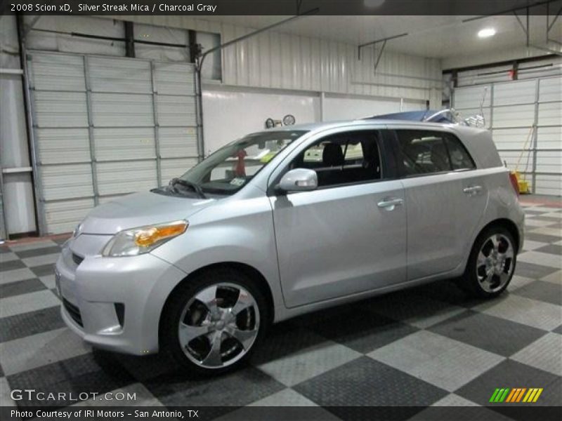 Front 3/4 View of 2008 xD 