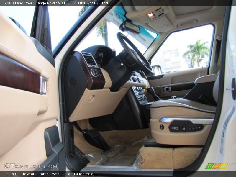 Alaska White / Sand 2008 Land Rover Range Rover V8 HSE