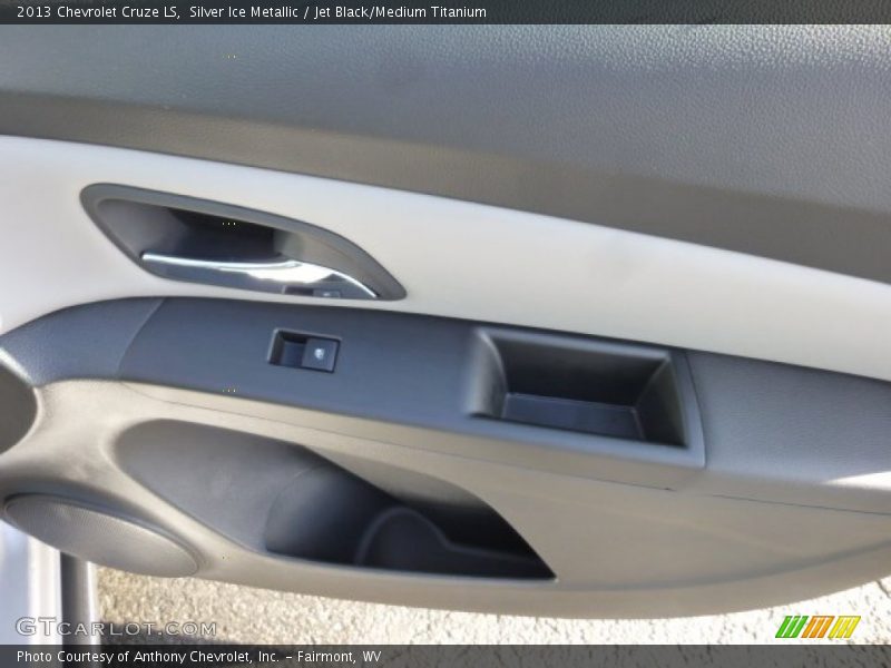 Silver Ice Metallic / Jet Black/Medium Titanium 2013 Chevrolet Cruze LS