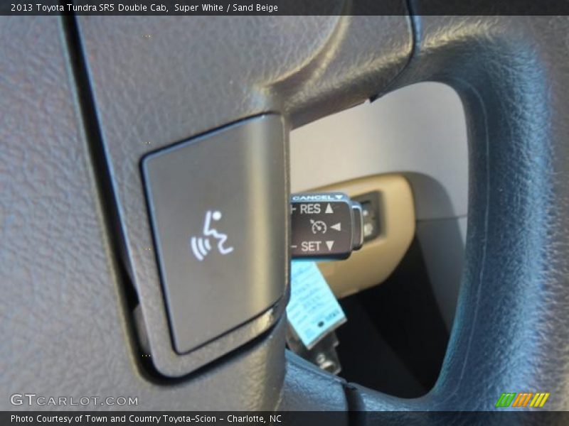Super White / Sand Beige 2013 Toyota Tundra SR5 Double Cab