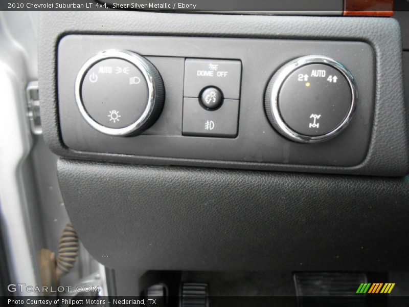Sheer Silver Metallic / Ebony 2010 Chevrolet Suburban LT 4x4