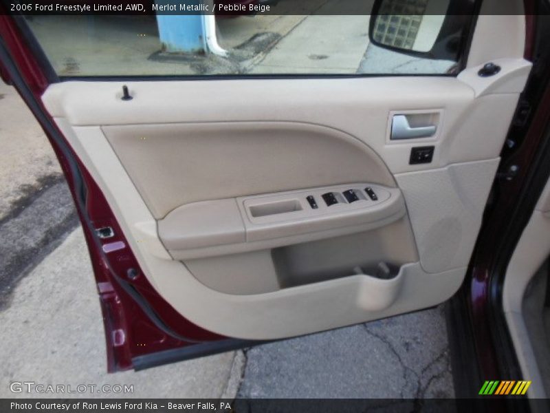 Door Panel of 2006 Freestyle Limited AWD