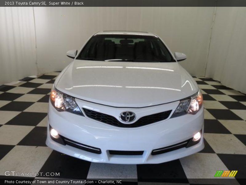 Super White / Black 2013 Toyota Camry SE