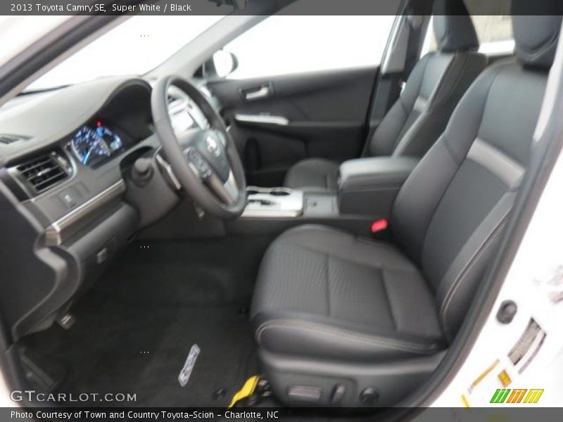 Super White / Black 2013 Toyota Camry SE