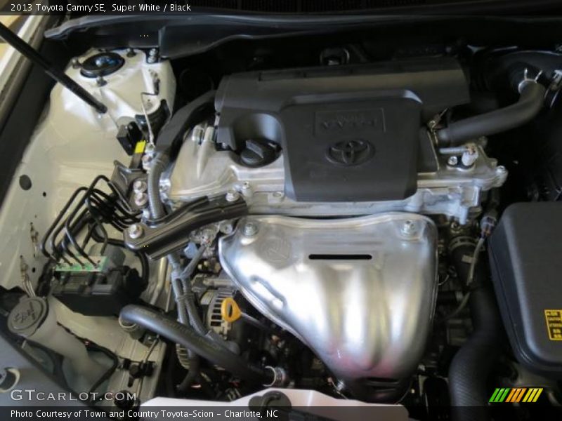 Super White / Black 2013 Toyota Camry SE