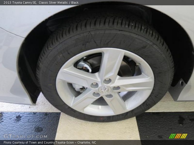 Classic Silver Metallic / Black 2013 Toyota Camry SE
