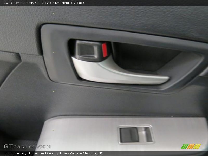 Classic Silver Metallic / Black 2013 Toyota Camry SE