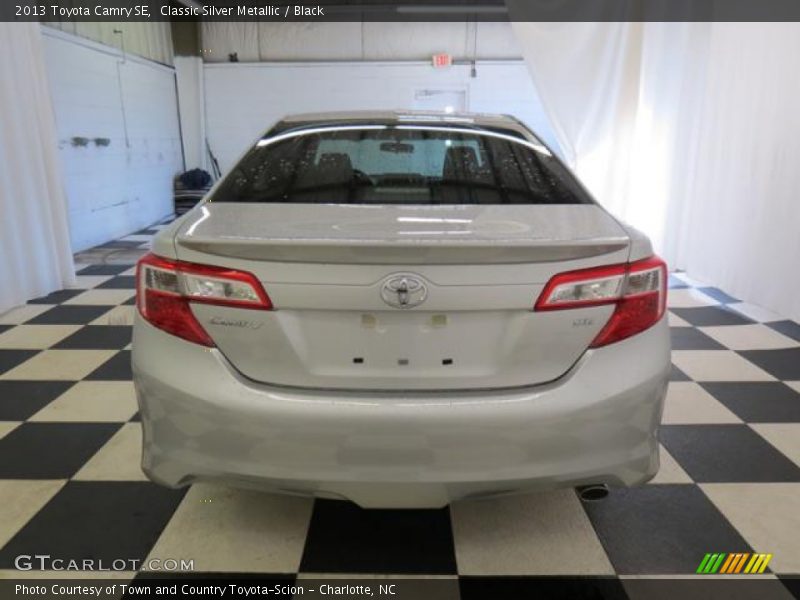 Classic Silver Metallic / Black 2013 Toyota Camry SE