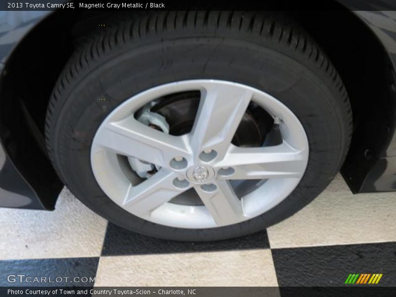 Magnetic Gray Metallic / Black 2013 Toyota Camry SE