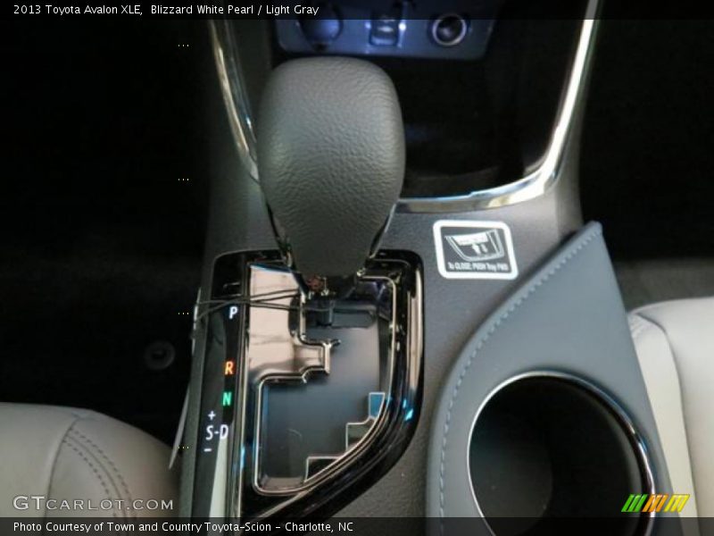 Blizzard White Pearl / Light Gray 2013 Toyota Avalon XLE