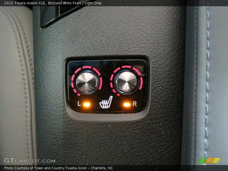 Blizzard White Pearl / Light Gray 2013 Toyota Avalon XLE