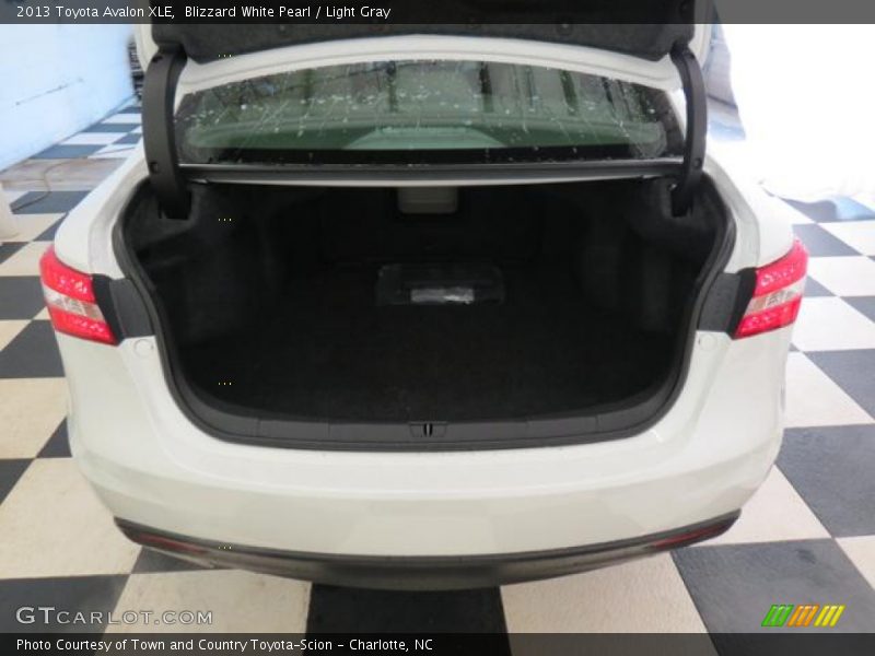 Blizzard White Pearl / Light Gray 2013 Toyota Avalon XLE