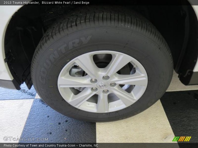 Blizzard White Pearl / Sand Beige 2013 Toyota Highlander