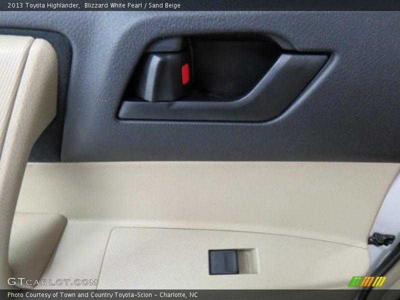Blizzard White Pearl / Sand Beige 2013 Toyota Highlander