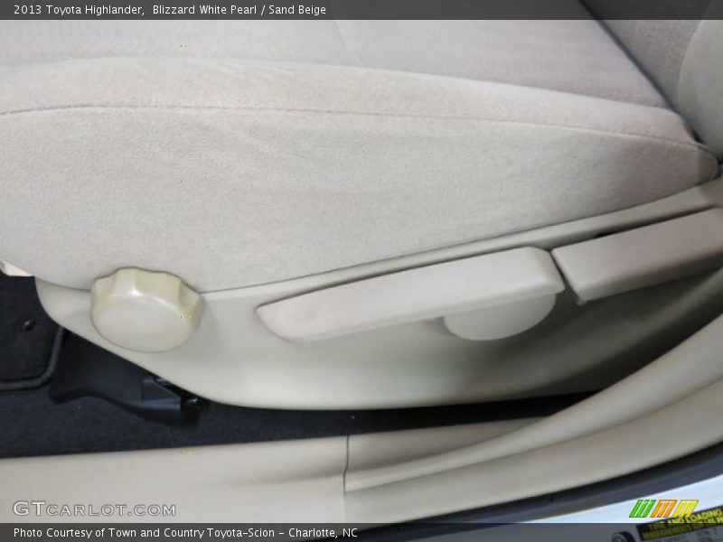 Blizzard White Pearl / Sand Beige 2013 Toyota Highlander