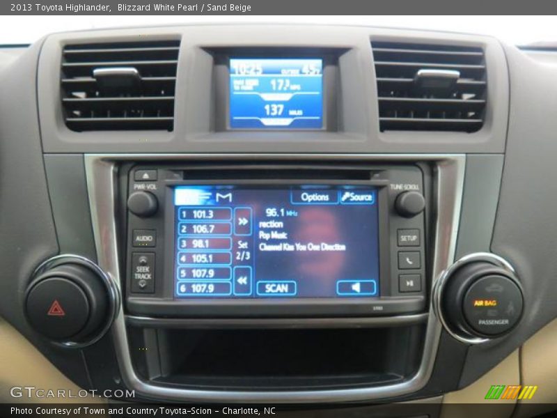 Blizzard White Pearl / Sand Beige 2013 Toyota Highlander