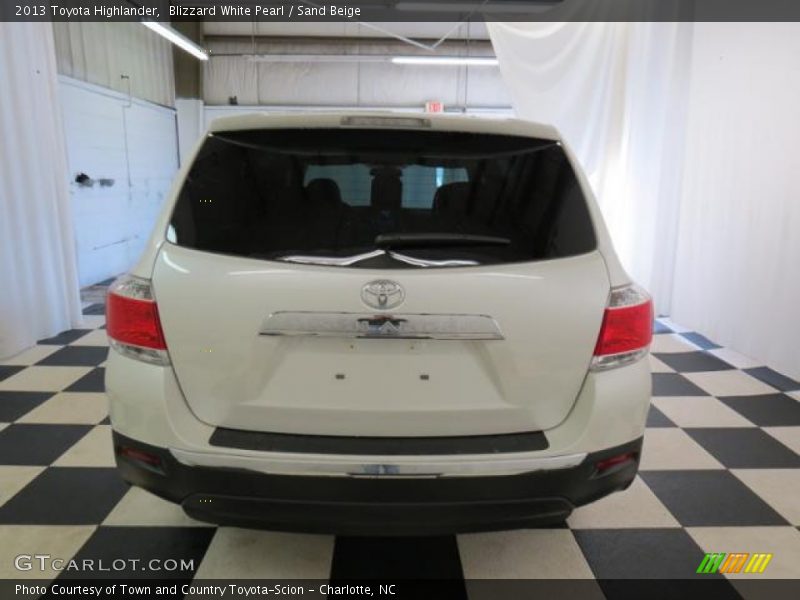 Blizzard White Pearl / Sand Beige 2013 Toyota Highlander