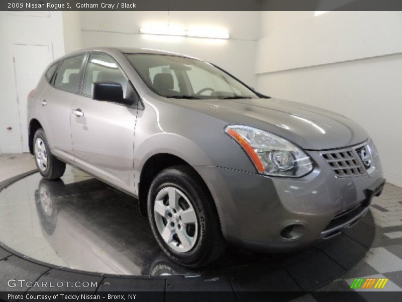 Gotham Gray / Black 2009 Nissan Rogue S