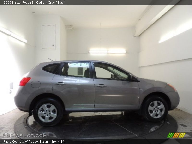 Gotham Gray / Black 2009 Nissan Rogue S