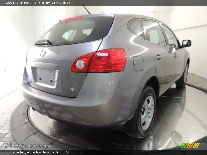 Gotham Gray / Black 2009 Nissan Rogue S
