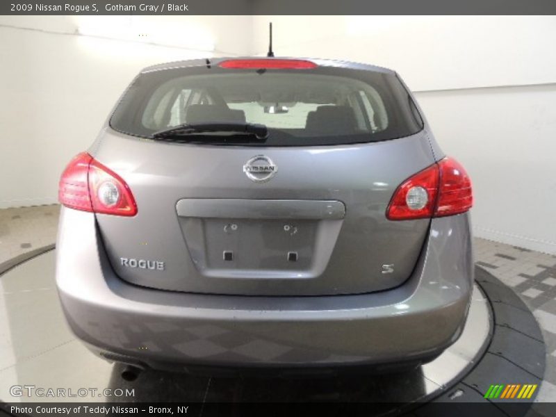 Gotham Gray / Black 2009 Nissan Rogue S