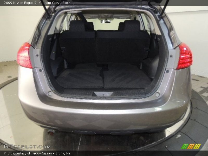 Gotham Gray / Black 2009 Nissan Rogue S