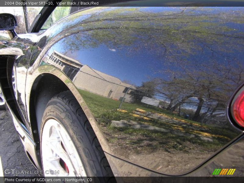 Viper Black / Black/Red 2004 Dodge Viper SRT-10