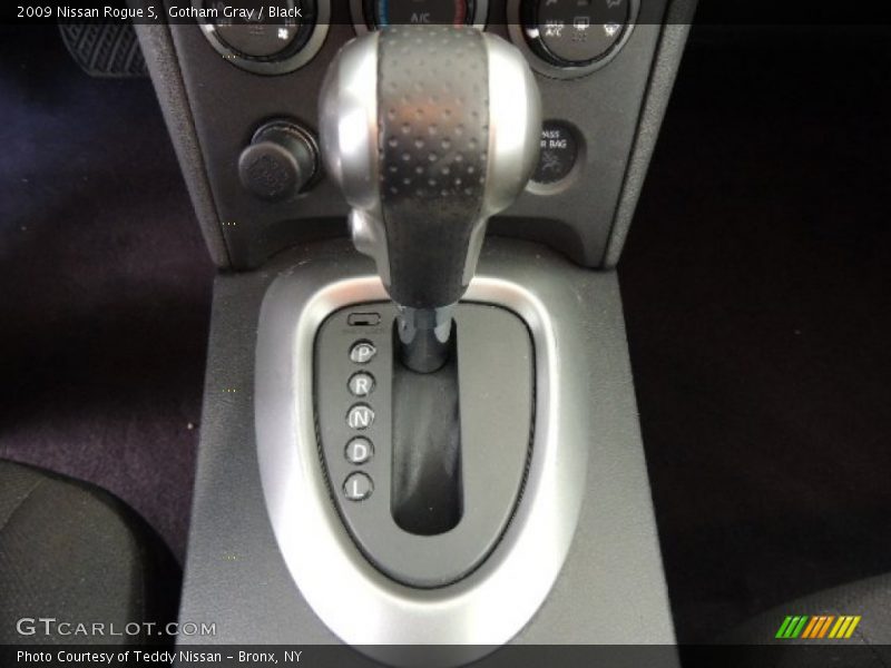 Gotham Gray / Black 2009 Nissan Rogue S