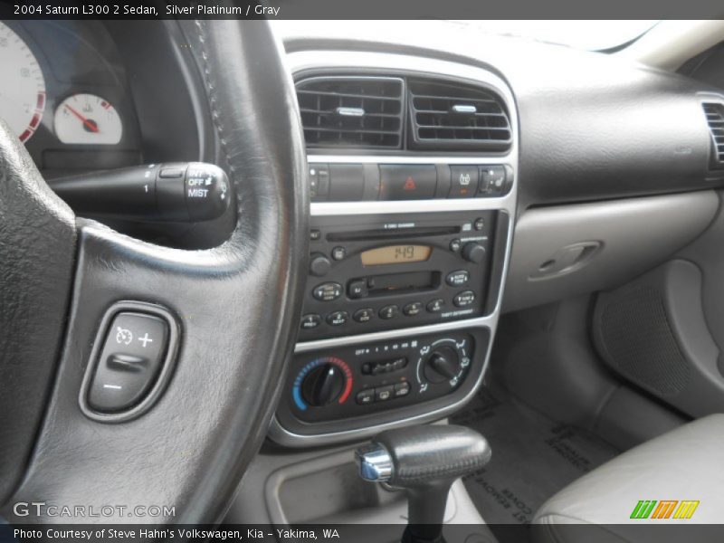 Silver Platinum / Gray 2004 Saturn L300 2 Sedan