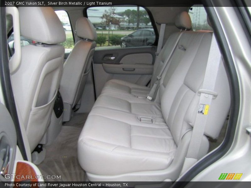 Silver Birch Metallic / Light Titanium 2007 GMC Yukon SLT