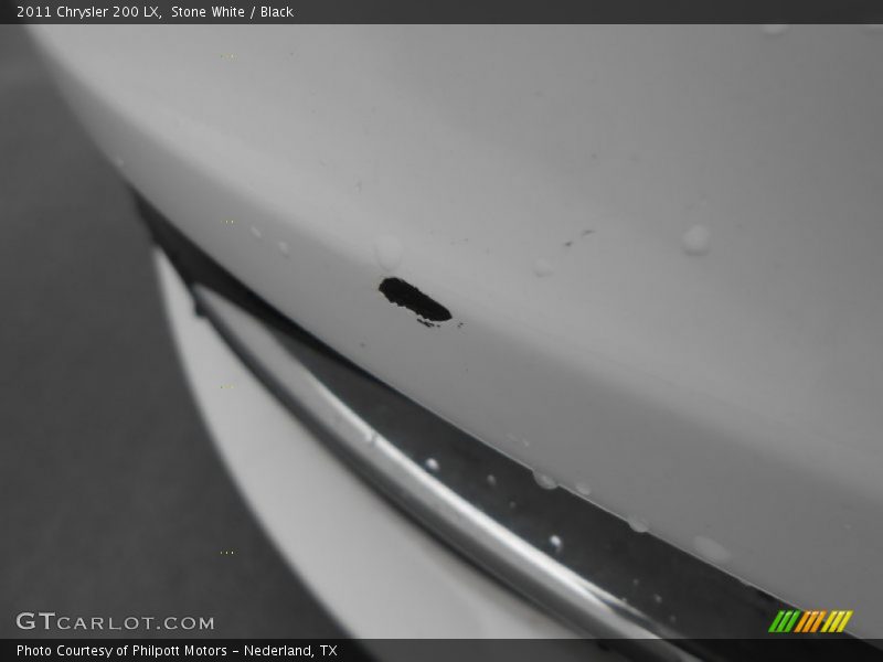 Stone White / Black 2011 Chrysler 200 LX