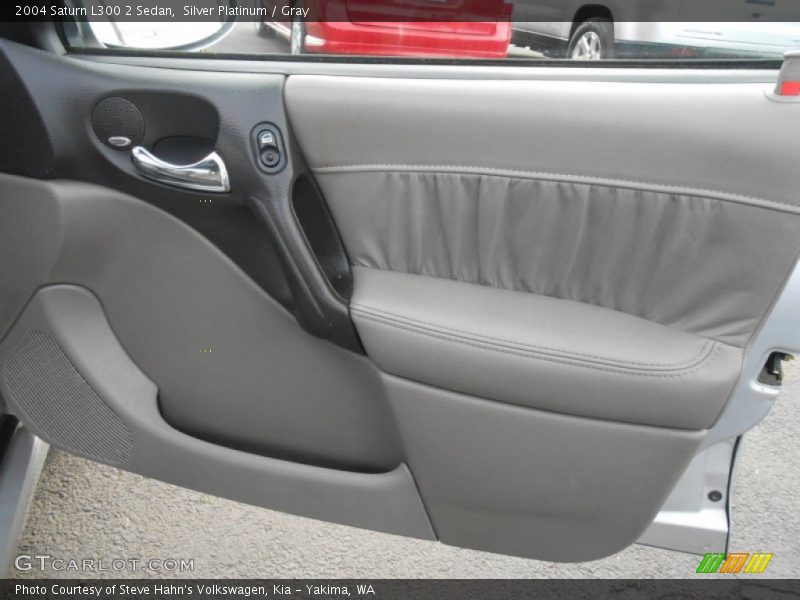 Silver Platinum / Gray 2004 Saturn L300 2 Sedan
