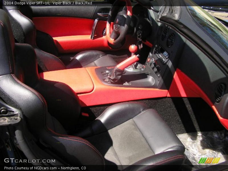 Viper Black / Black/Red 2004 Dodge Viper SRT-10