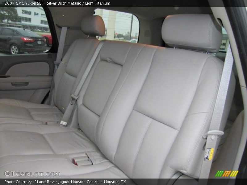Silver Birch Metallic / Light Titanium 2007 GMC Yukon SLT