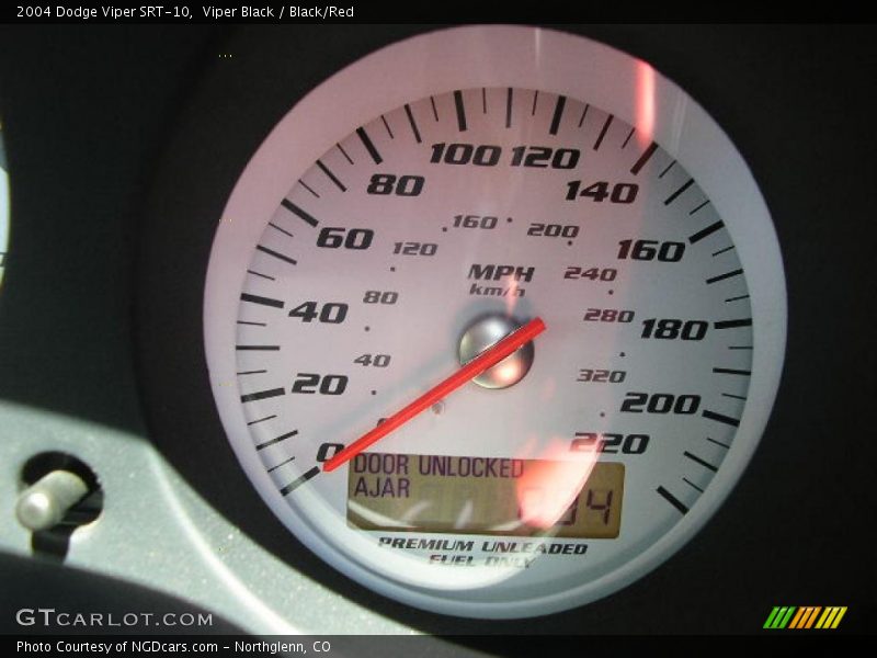 Viper Black / Black/Red 2004 Dodge Viper SRT-10