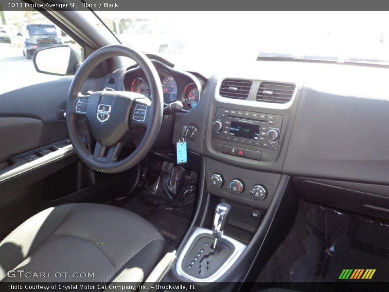 Black / Black 2013 Dodge Avenger SE