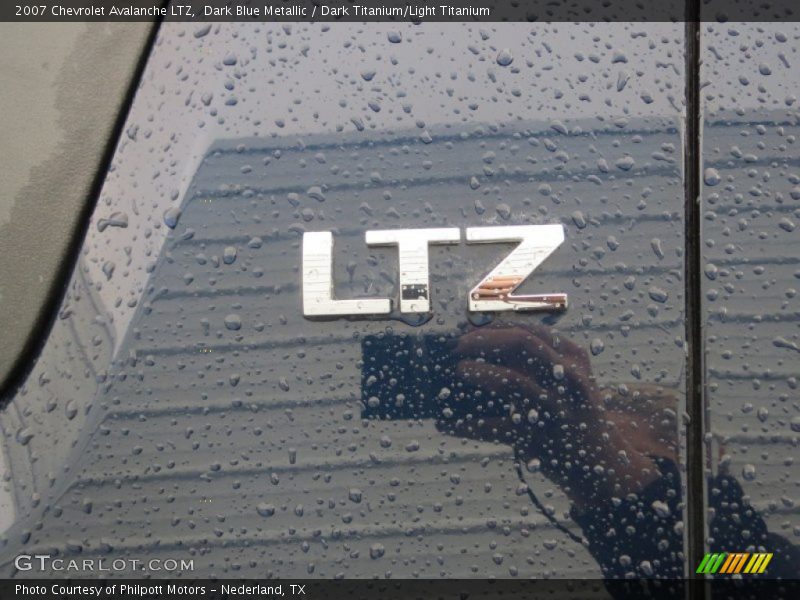 Dark Blue Metallic / Dark Titanium/Light Titanium 2007 Chevrolet Avalanche LTZ