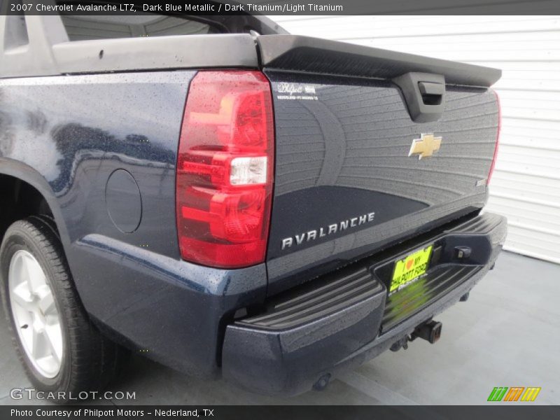 Dark Blue Metallic / Dark Titanium/Light Titanium 2007 Chevrolet Avalanche LTZ
