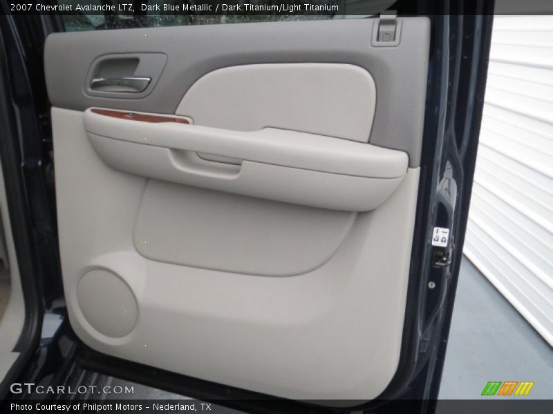 Dark Blue Metallic / Dark Titanium/Light Titanium 2007 Chevrolet Avalanche LTZ
